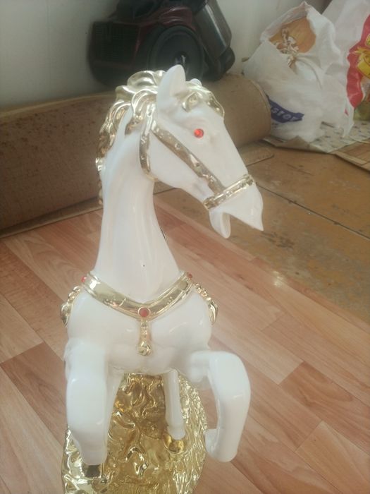 Статуэтка лошади