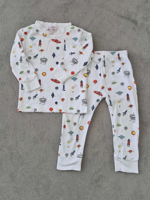 Бодита с къс и дълък ръкав и дрешки 9-12 месеца