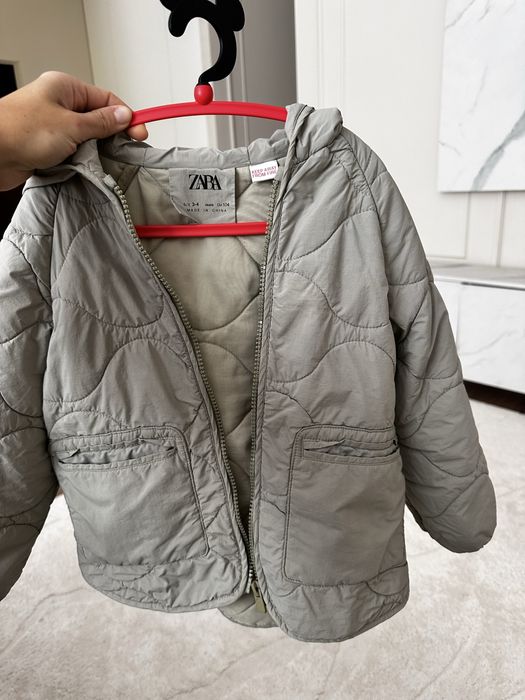Легкая курточка Zara на девочку