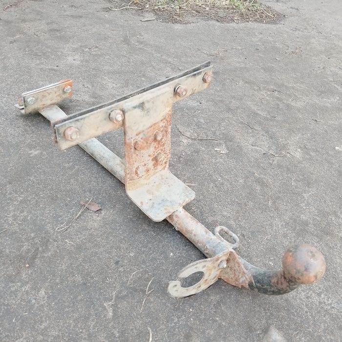 Продам фаркоп на 2115