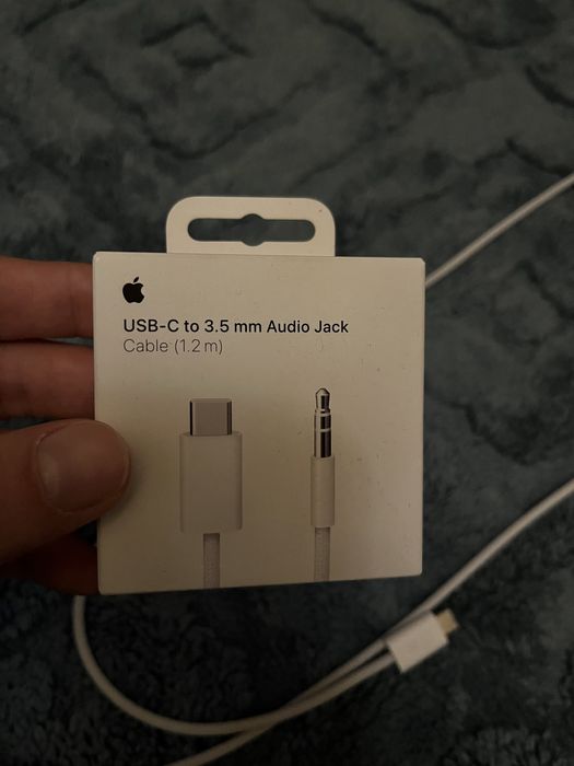 USB-C to 3.5 mm Audio Cable  (1.2m)( Apple )