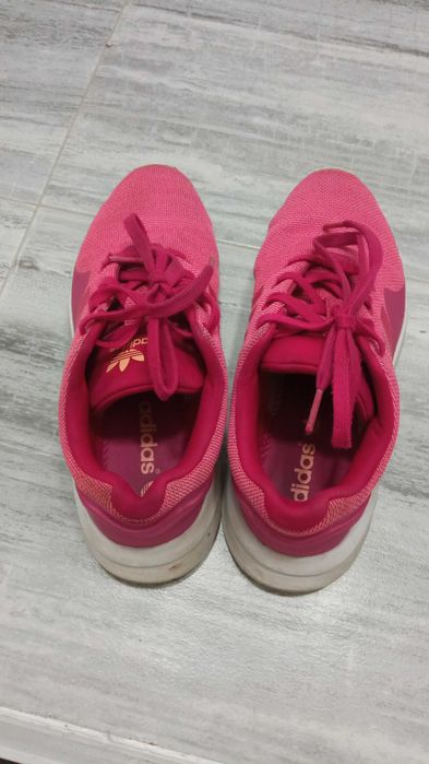 Маратонки  adidas