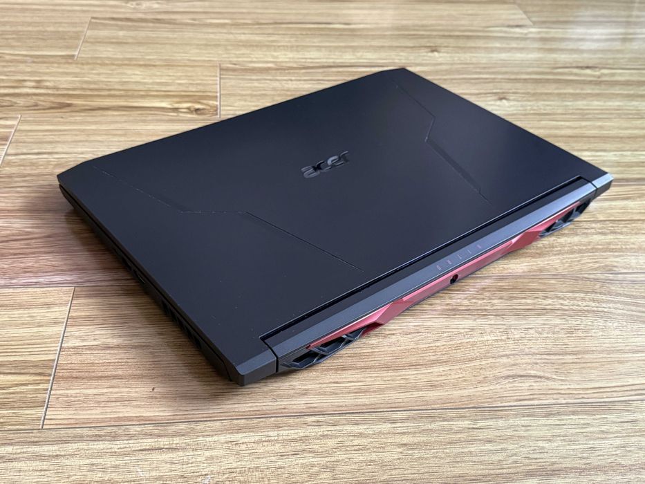 17.3 Nitro`Ryzen 7-5800H/RTX 3080/32GB RAM/1TB SSD/FHD IPS 144Hz