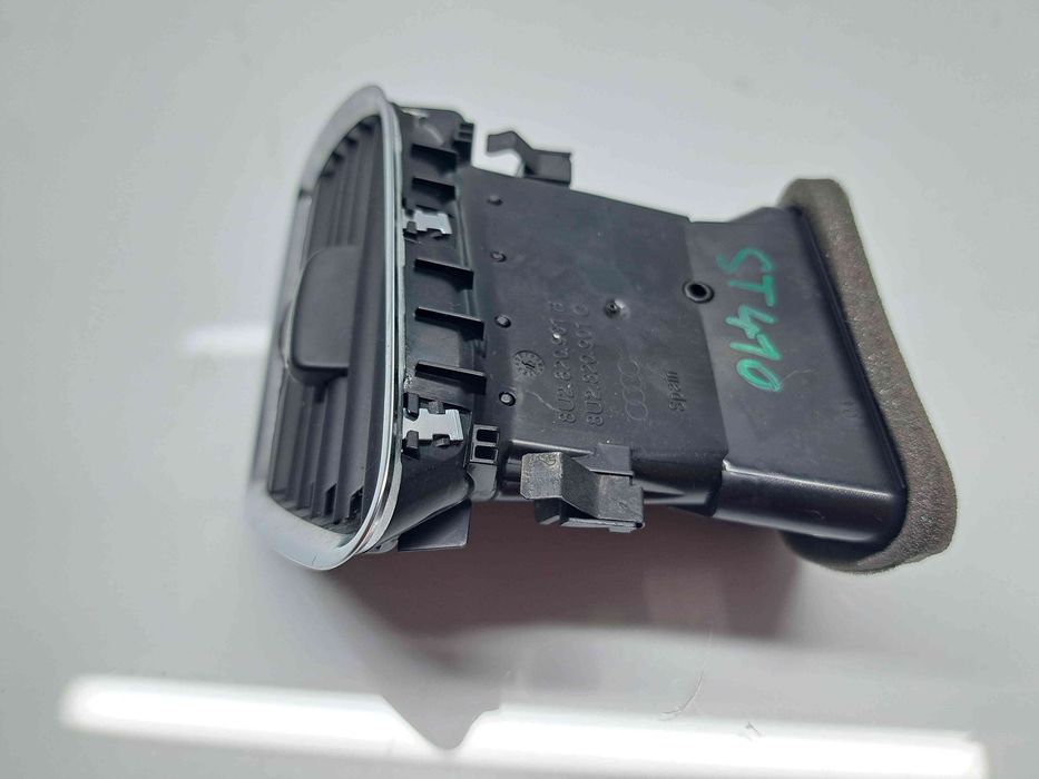 Grila aerisire stanga Audi Q3 (8UB) [Fabr 2011-2018] 8U2820901B