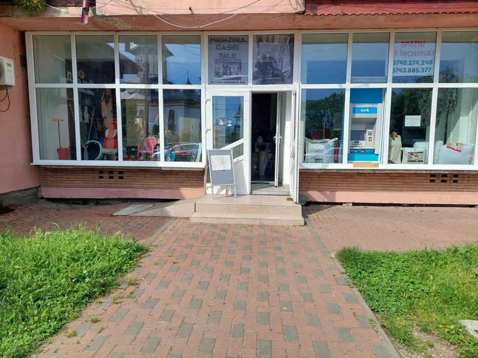 Inchiriez_Spatiu comercial_Roznov_centru, la strada principala