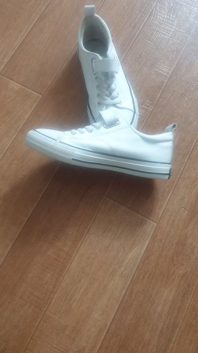 Продам кедики девочковые