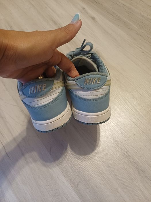 Adidasi nike fata 34