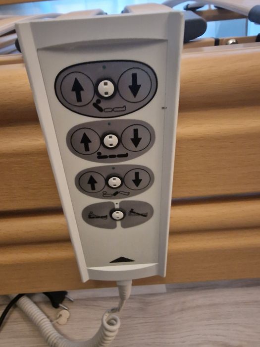 Vând pat Electric pt.persoane vârstnice sau cu dizabilități