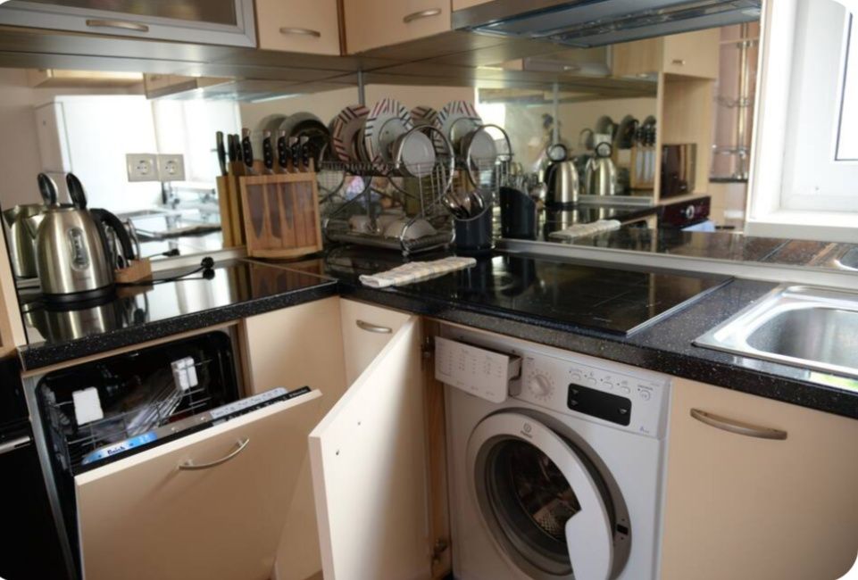 Дава се под наем Двустаен апартамент в Свети Влас - 63 кв.м за 306 € - Снимка #1