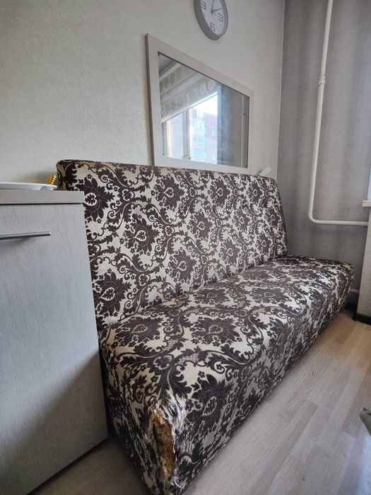 Срочно продам диван 20000 ТГ , самовывоз