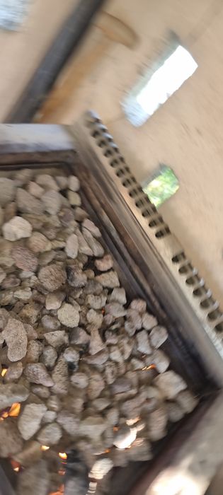 Grătar roca vulcanica