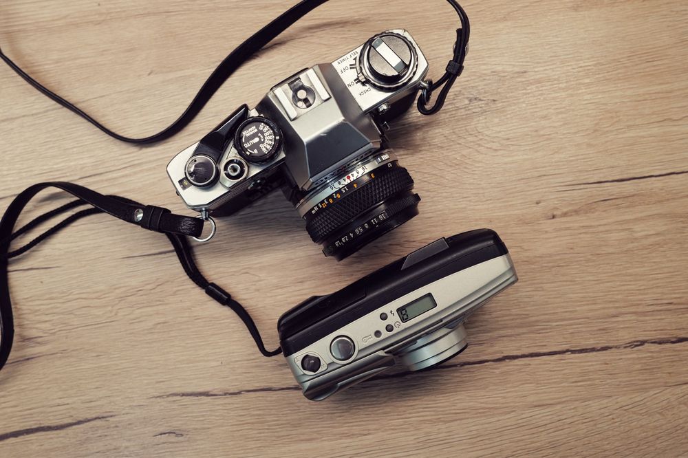 Lot aparate foto Olympus film OM10 obiectiv 50 1.8 si Superzoom 70 Mju