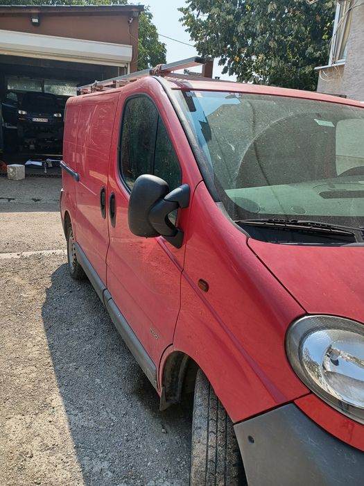 Опел виваро на части 2бр.