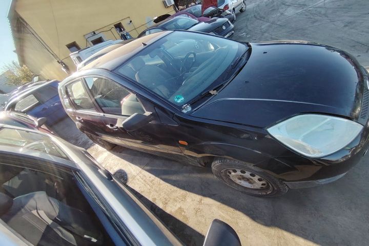 Usa / Portiera spate dreapta Ford Fiesta 2003 1.4 MT (80 hp)