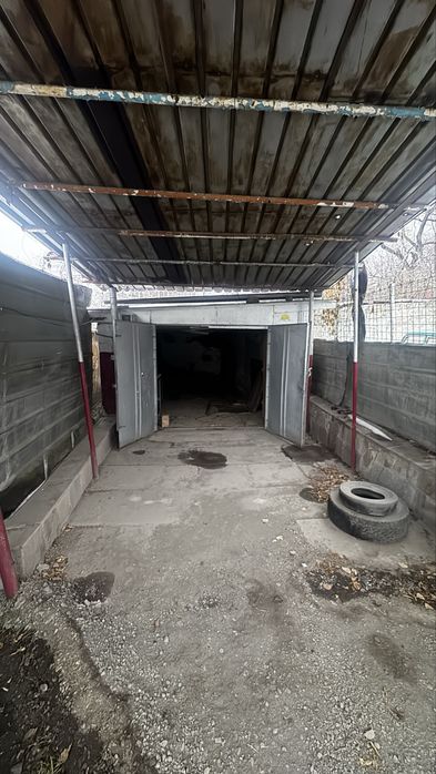 Продам кирпичный гараж