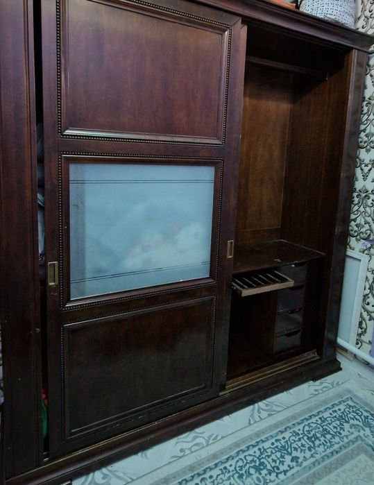 Шкаф купе. Өте жақсы күйде.