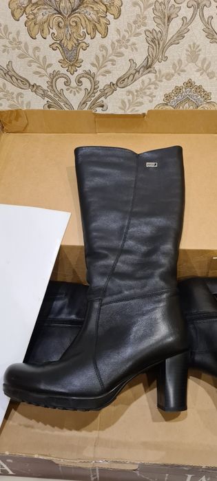Продам зимние сапоги 37р.