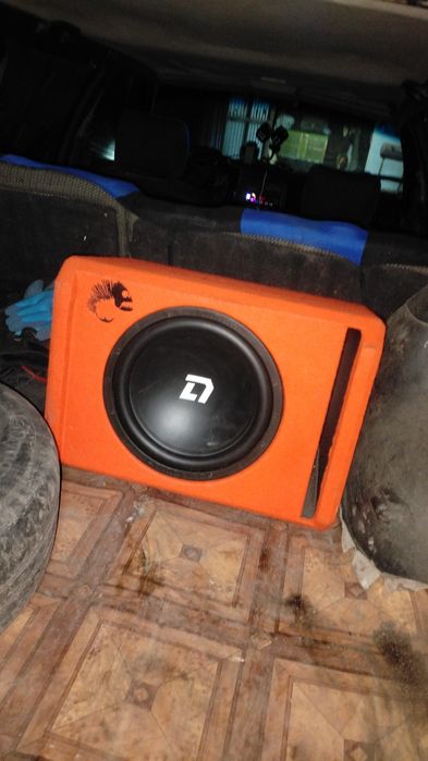 Продам обменяю сабвуфер