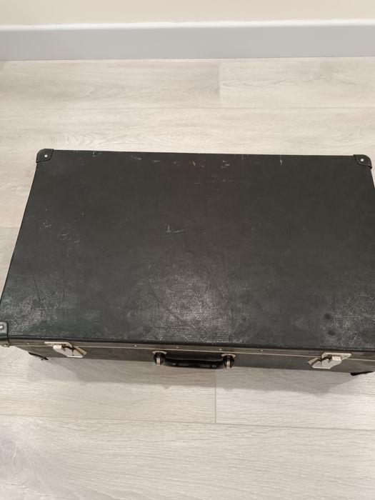 Продам советский чемодан