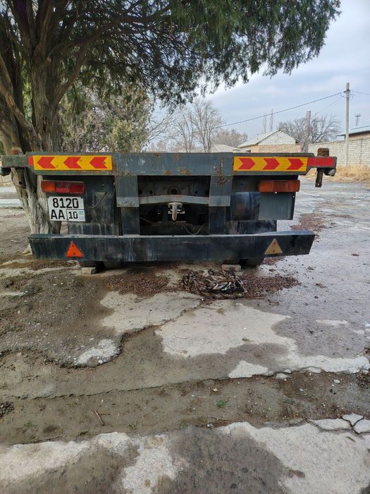 Контейнеровоз сотилади