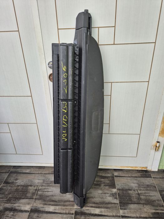 Щора за багажник на Волво V50/ 2006г/