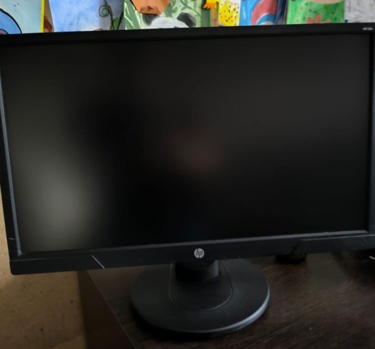 Монитор hp в хорошем состоянии