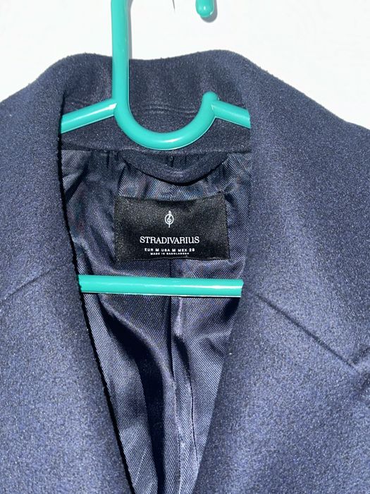 Пальто из Stradivarious синее