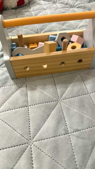 Дървено куфарче с инструменти от серията Полярно мече на Viga Toys.