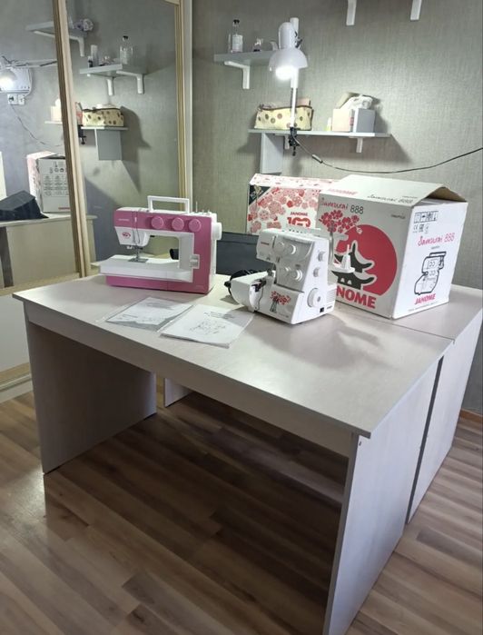 Продам швейную машинку Janome