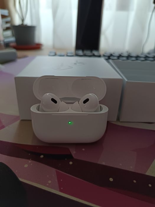 vand Apple airpods pro 2  cu factura Altex, URGENT!