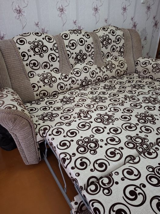 Продам диван б/у в хорошем состоянии