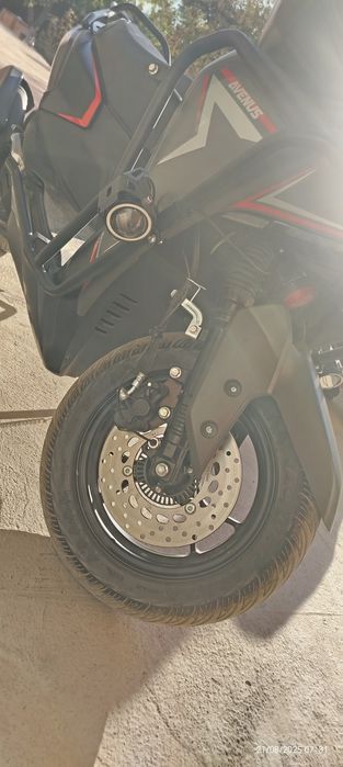 Benzinli skuter sotiladi