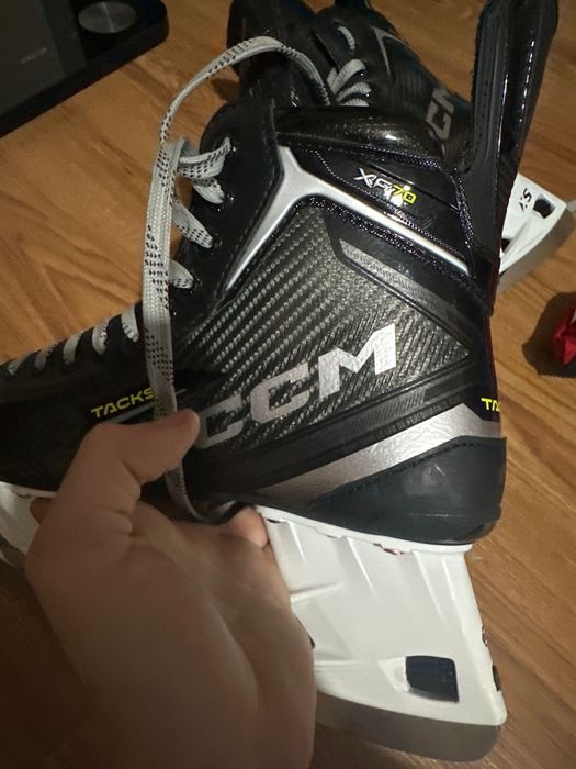 Професионални кънки за лед