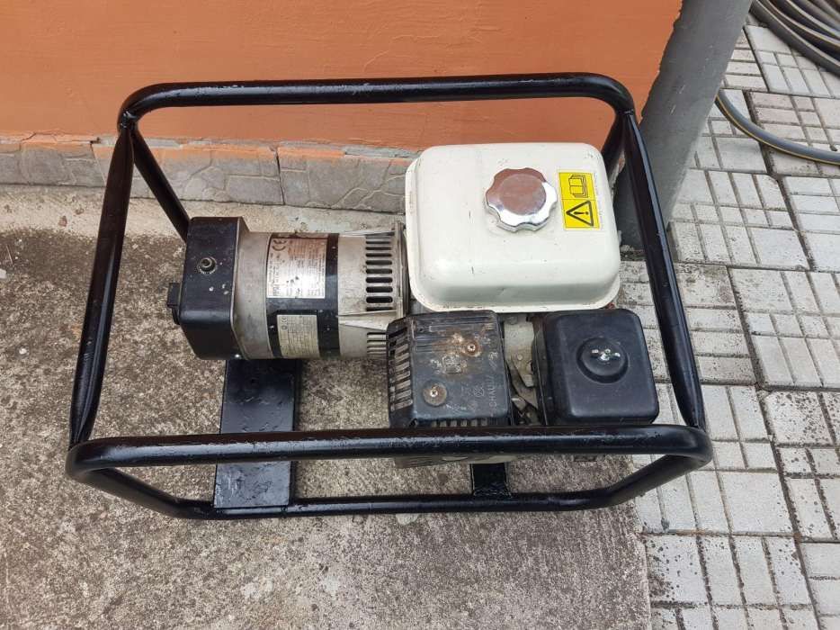 Inchiriez generator curent electric, 2 kw, 2.3 kw si 5 kw, 150lei/zi