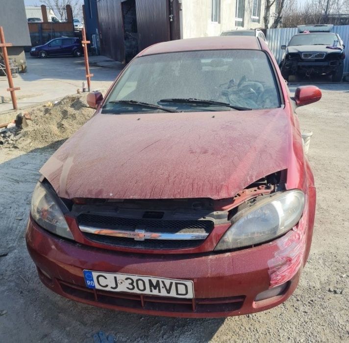 Dezmembrez Chevrolet Lacetti 1.6 benzina
