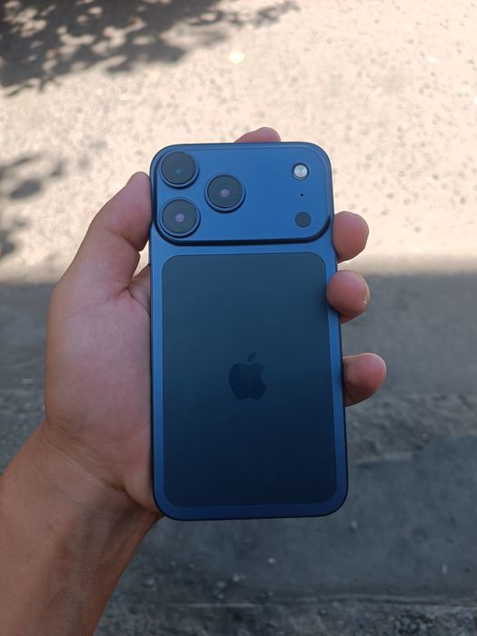 Iphone XR 17 pro korpusda