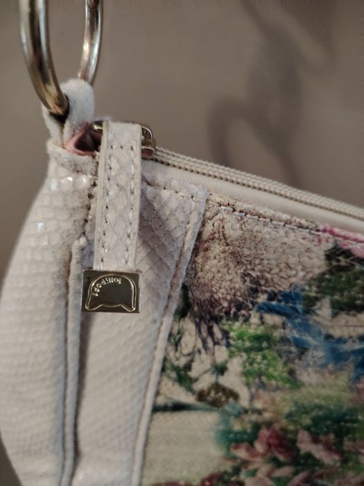 Дамска чанта флорални мотиви