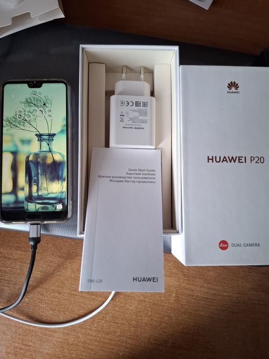 Huawei P20 в хорошем состоянии