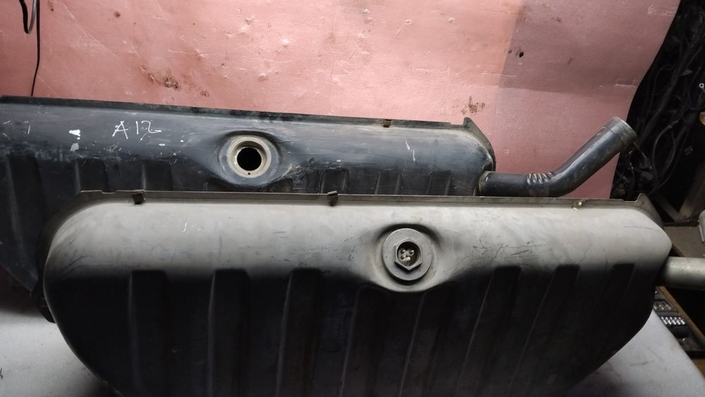 Бак топливный...