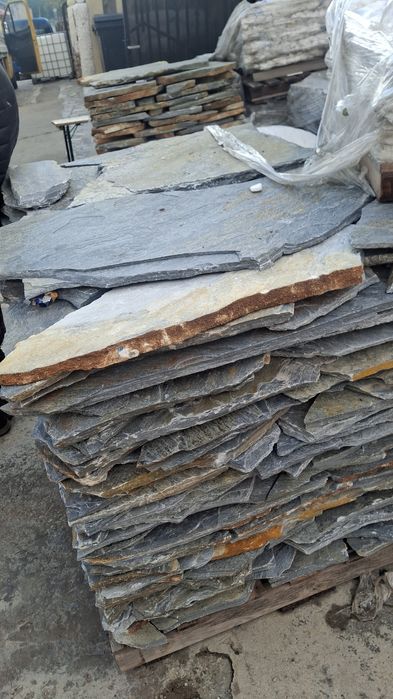 Vând piatra naturala asiguram montaj și transport