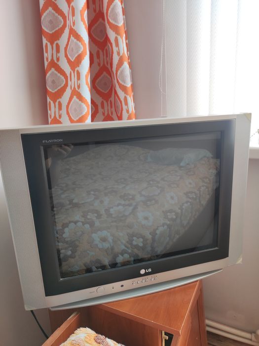 Телевизор LG б/у .Отличном состояний