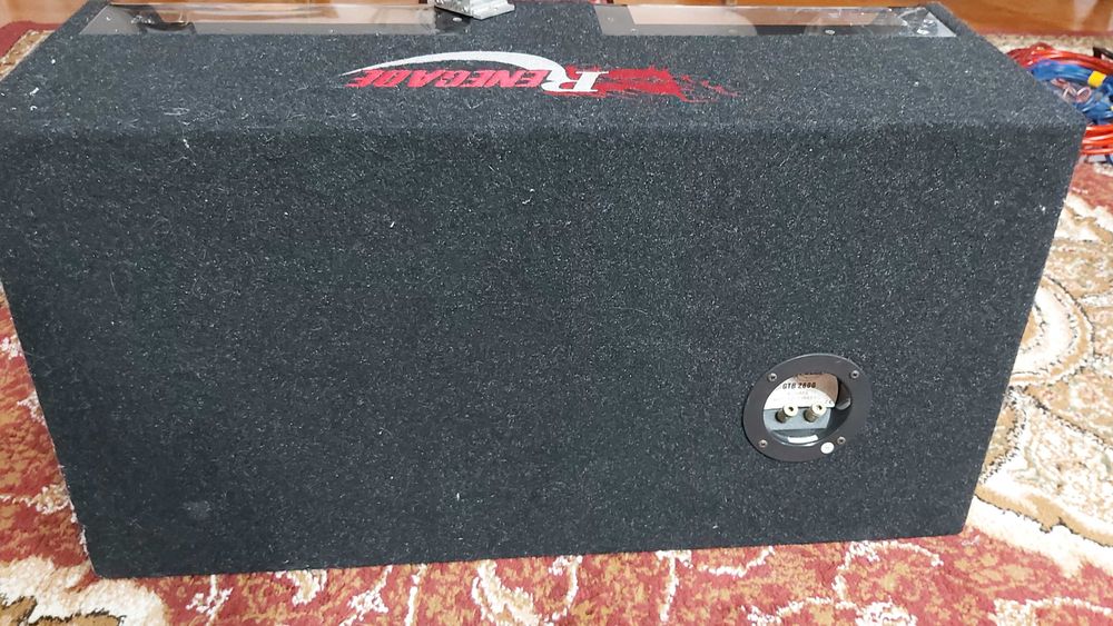 Subwoofer Auto Renegade GTB 2600 si Amplificator Auto Titan TXi 4000