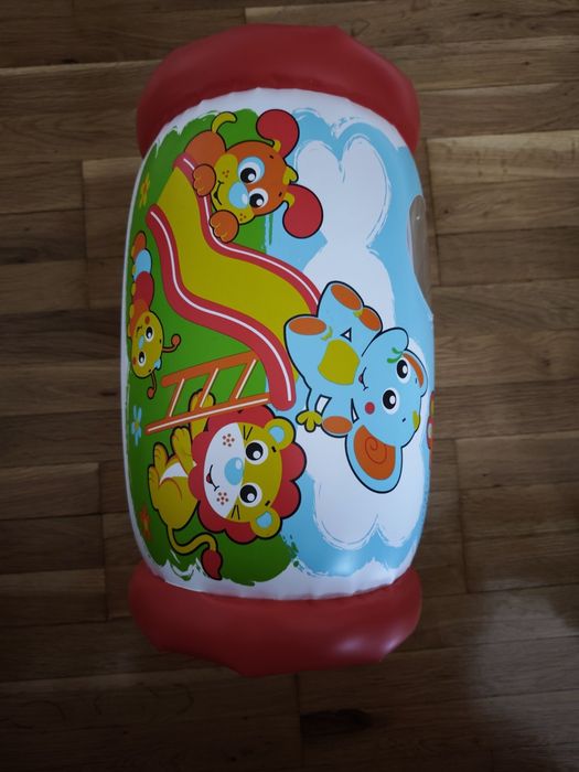 Надуваем валяк playgro
