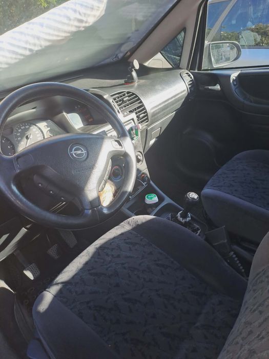 Opel Zafira 1.6 benzina
