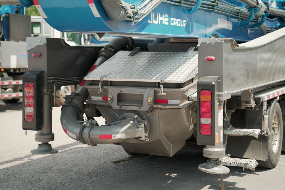 Автобетононасос HOWO- TX 10×4 JH63 - 63м