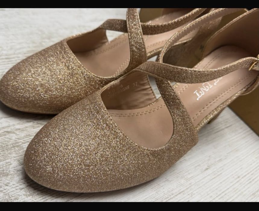 Pantofi elegantii cu toc
