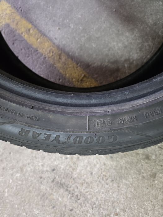 4 anvelope 245 45 R 18 Goodyear iarna