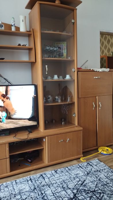 Секция от дърво и портманто от дърво