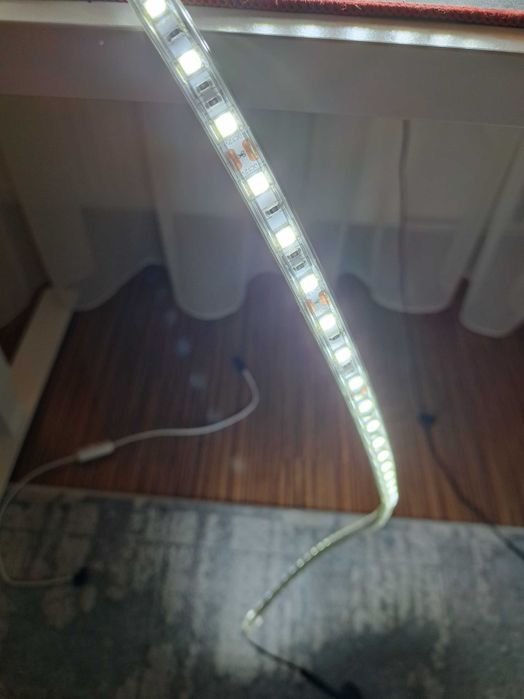 Banda led, 60smd, cu silicon, 1000 lm, 10W/M, 12V, lumina rece, noua