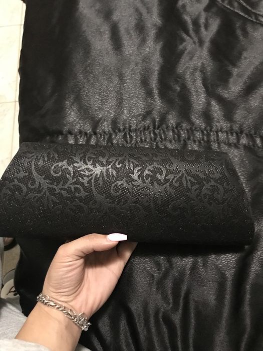 Дамска черна чанта блестяща